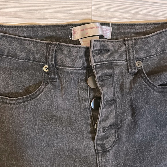 No boundaries size 11 - High waist-  black skinny Jean - Picture 2 of 3